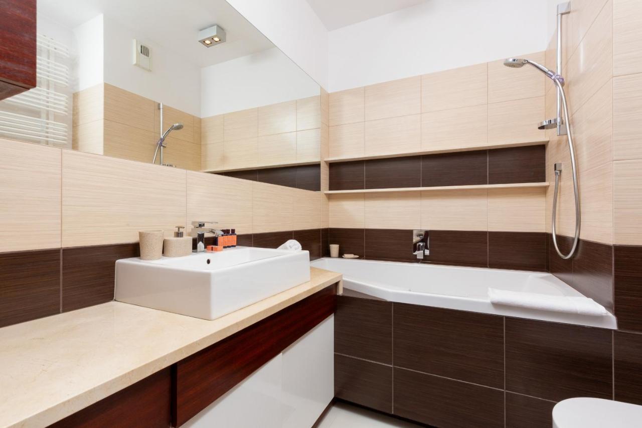 Spacious Suite With A Hammock And Terrace By Renters Prestige ワルシャワ エクステリア 写真